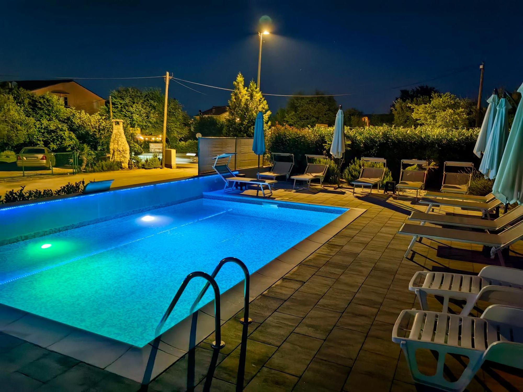 Apartments Lea With Pool Малинська Екстер'єр фото