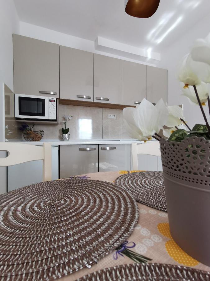 Apartments Lea With Pool Малинська Екстер'єр фото